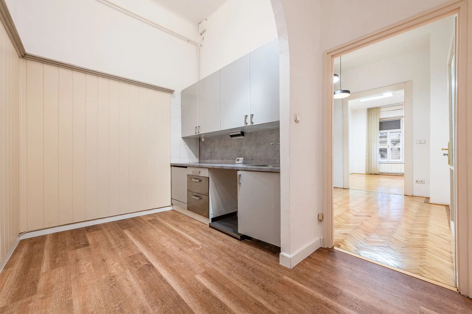 Eladó tégla lakás Budapest 05. ker.en - Kép 2