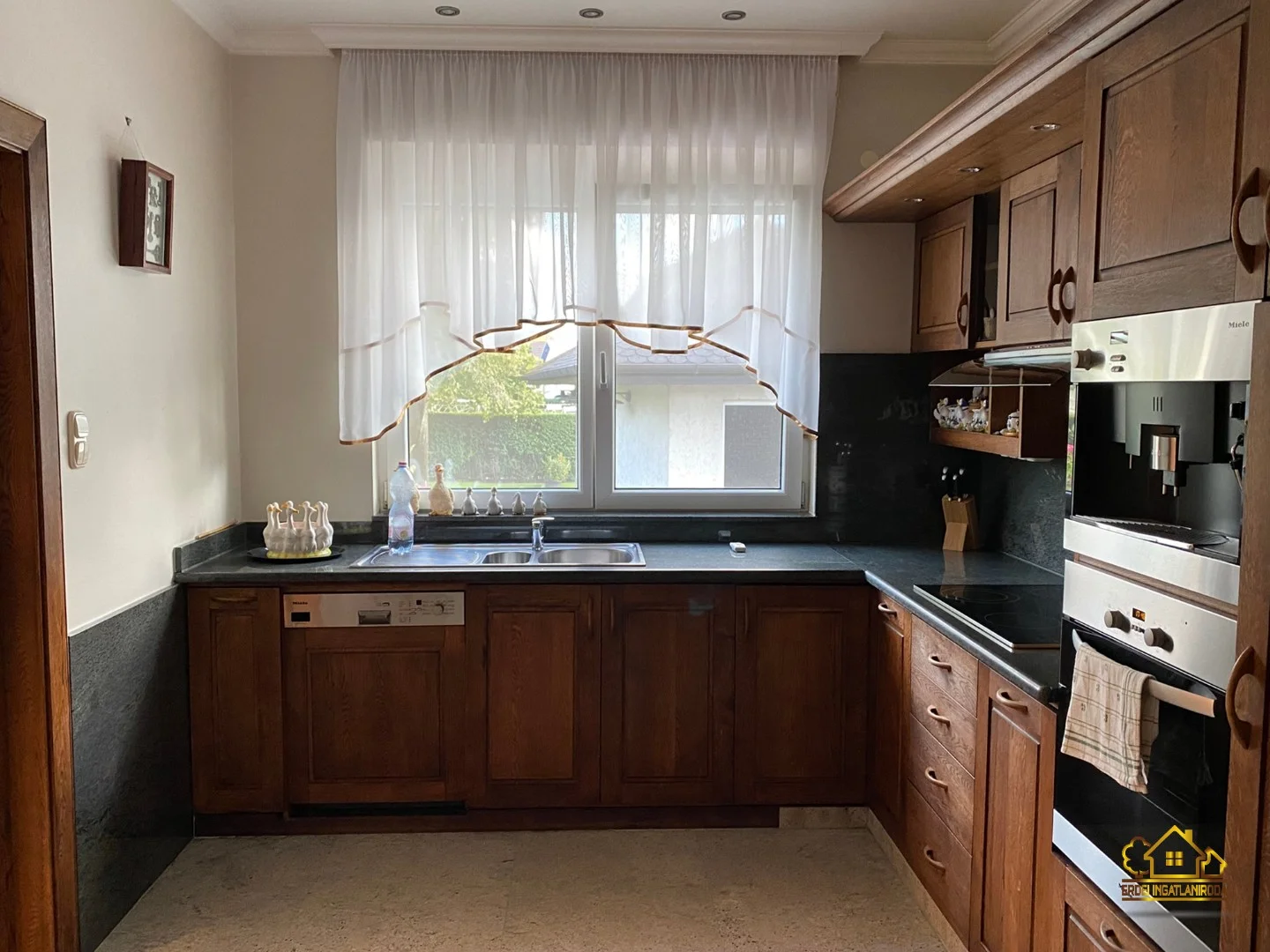 Eladó családi ház Kiskunlacházan - Kép 6