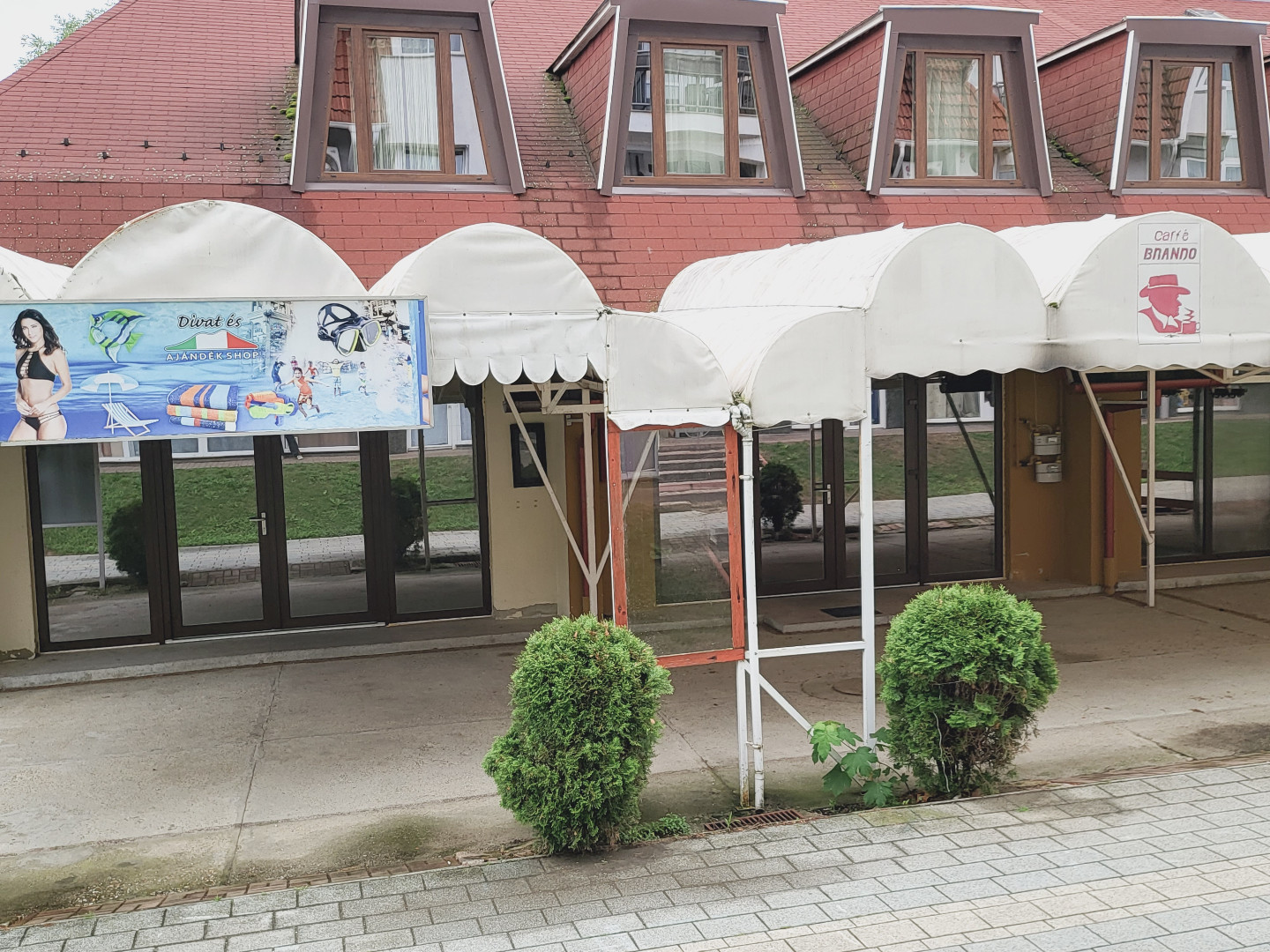 Eladó üzlet iroda / üzlet / kereskedelmi / szolgáltató Zalakaroson - Kép 3