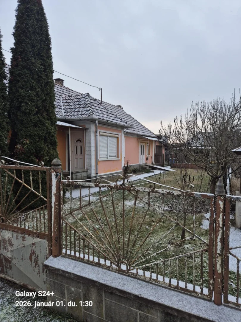 Eladó tégla lakás Szalonnan - Kép 3