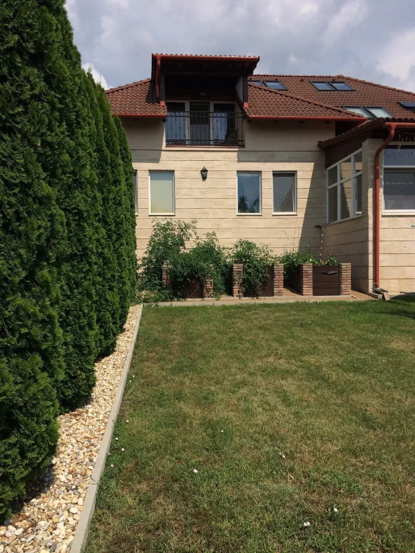 Eladó családi ház Tatabányán - Kép 2