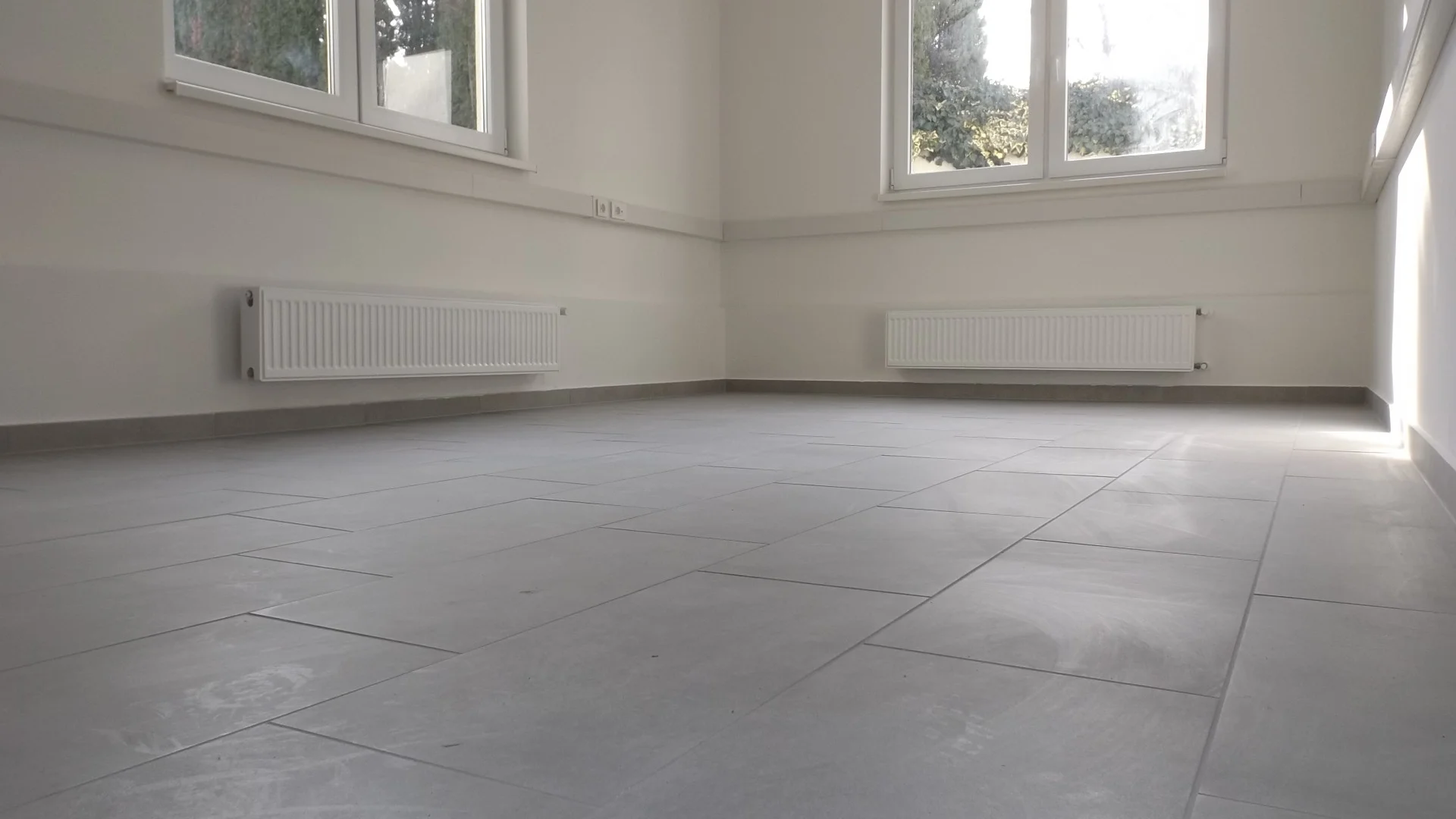 Kiadó iroda iroda / üzlet / kereskedelmi / szolgáltató Szegeden - Kép 4