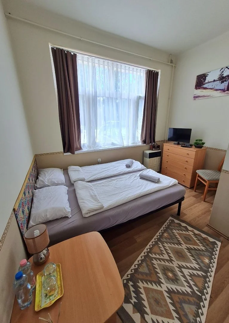 Eladó hotel, szálloda iroda / üzlet / kereskedelmi / szolgáltató Dunapatajon - Kép 5