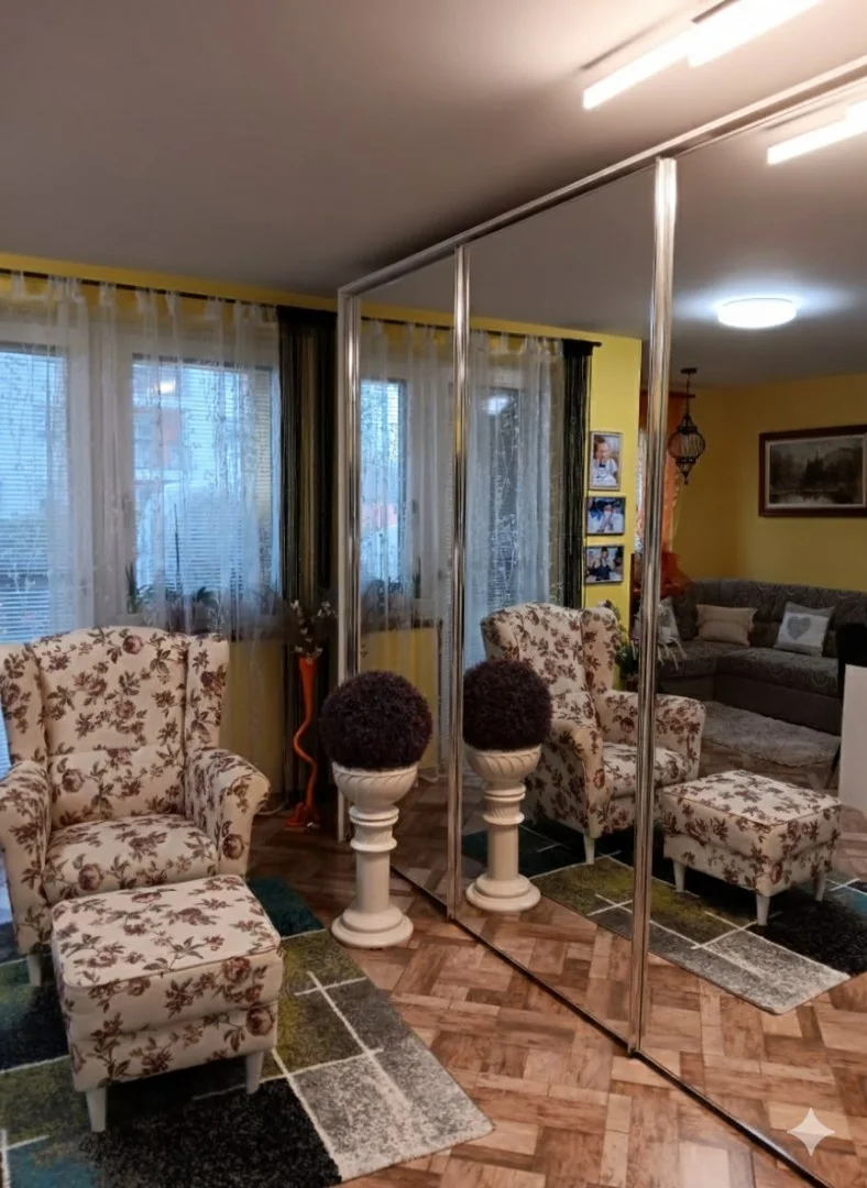Eladó tégla lakás Győrött - Kép 8