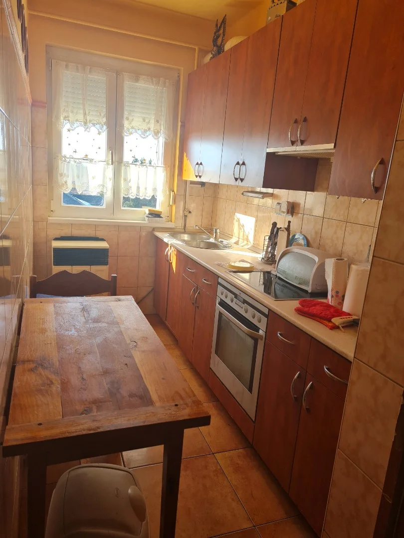 Eladó tégla lakás Székesfehérváron - Kép 3