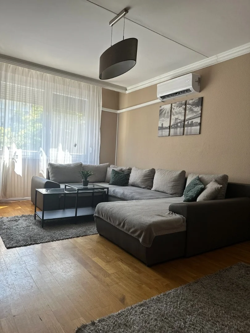 Eladó panel lakás Debrecenben - Kép 2