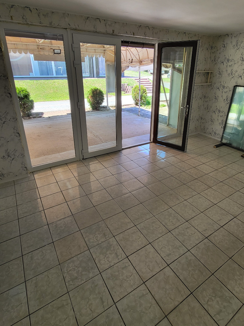 Eladó üzlet iroda / üzlet / kereskedelmi / szolgáltató Zalakaroson - Kép 8