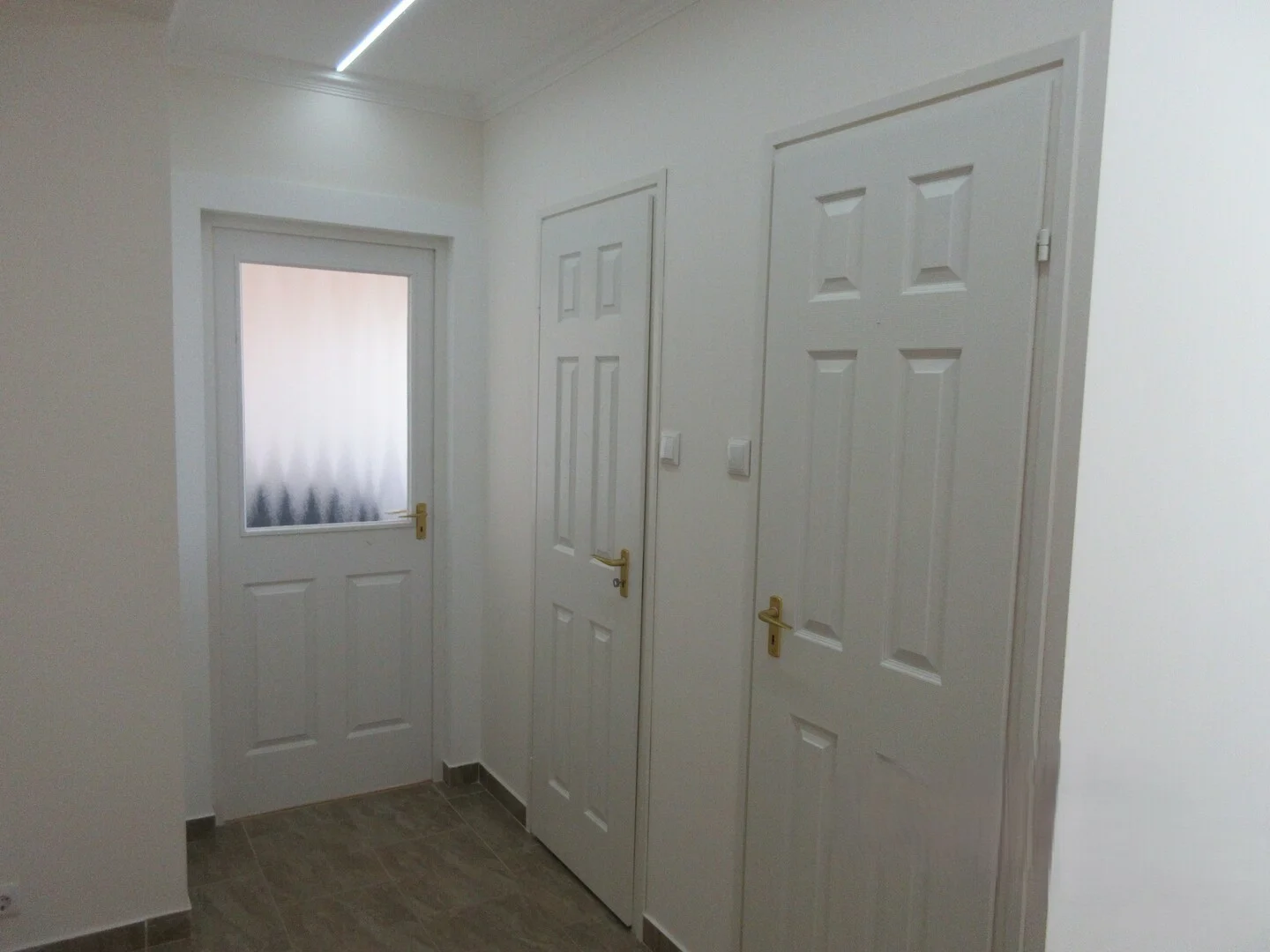 Eladó panel lakás Székesfehérváron - Kép 2