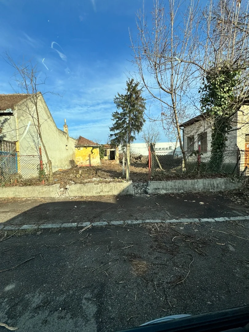 Eladó építési telek Pécsen