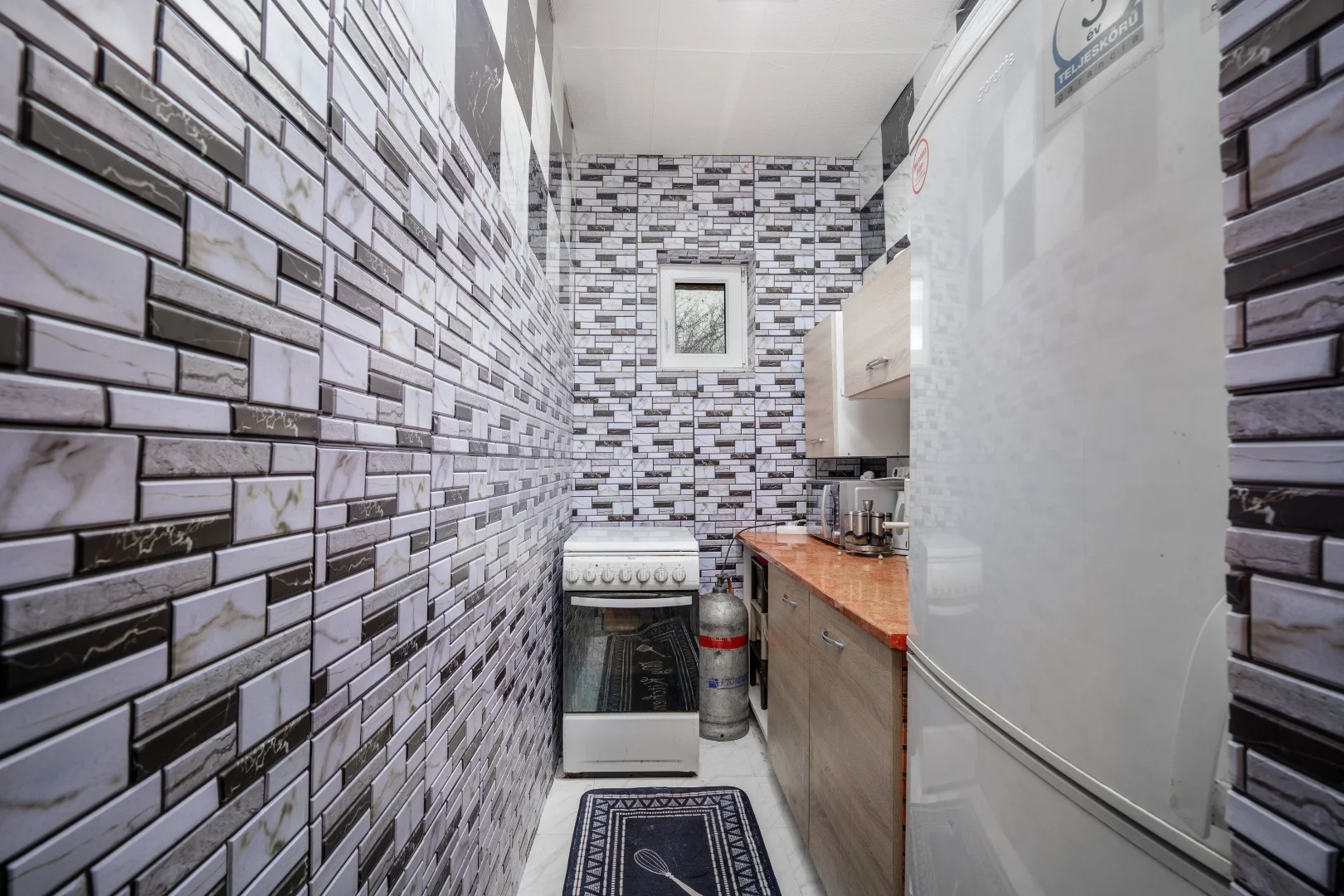 Eladó családi ház Sárisápon - Kép 7