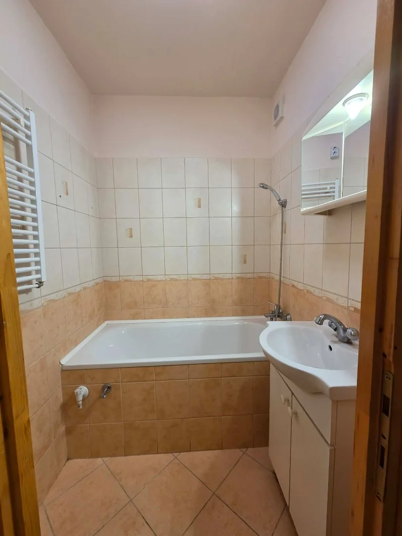 Eladó panel lakás Oroszlányon - Kép 5