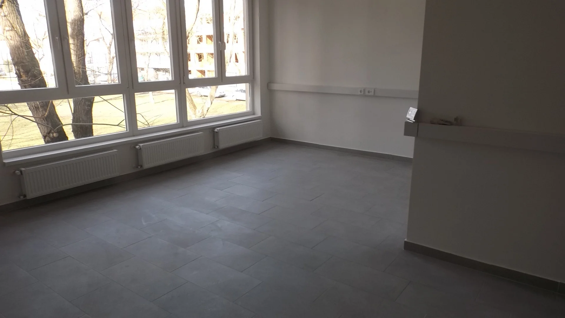 Kiadó iroda iroda / üzlet / kereskedelmi / szolgáltató Szegeden - Kép 3