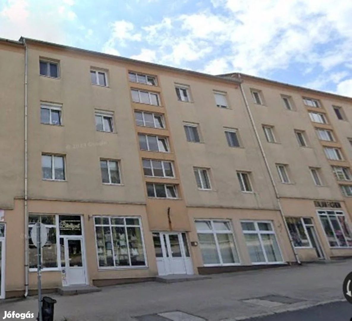 Eladó tégla lakás Várpalotan