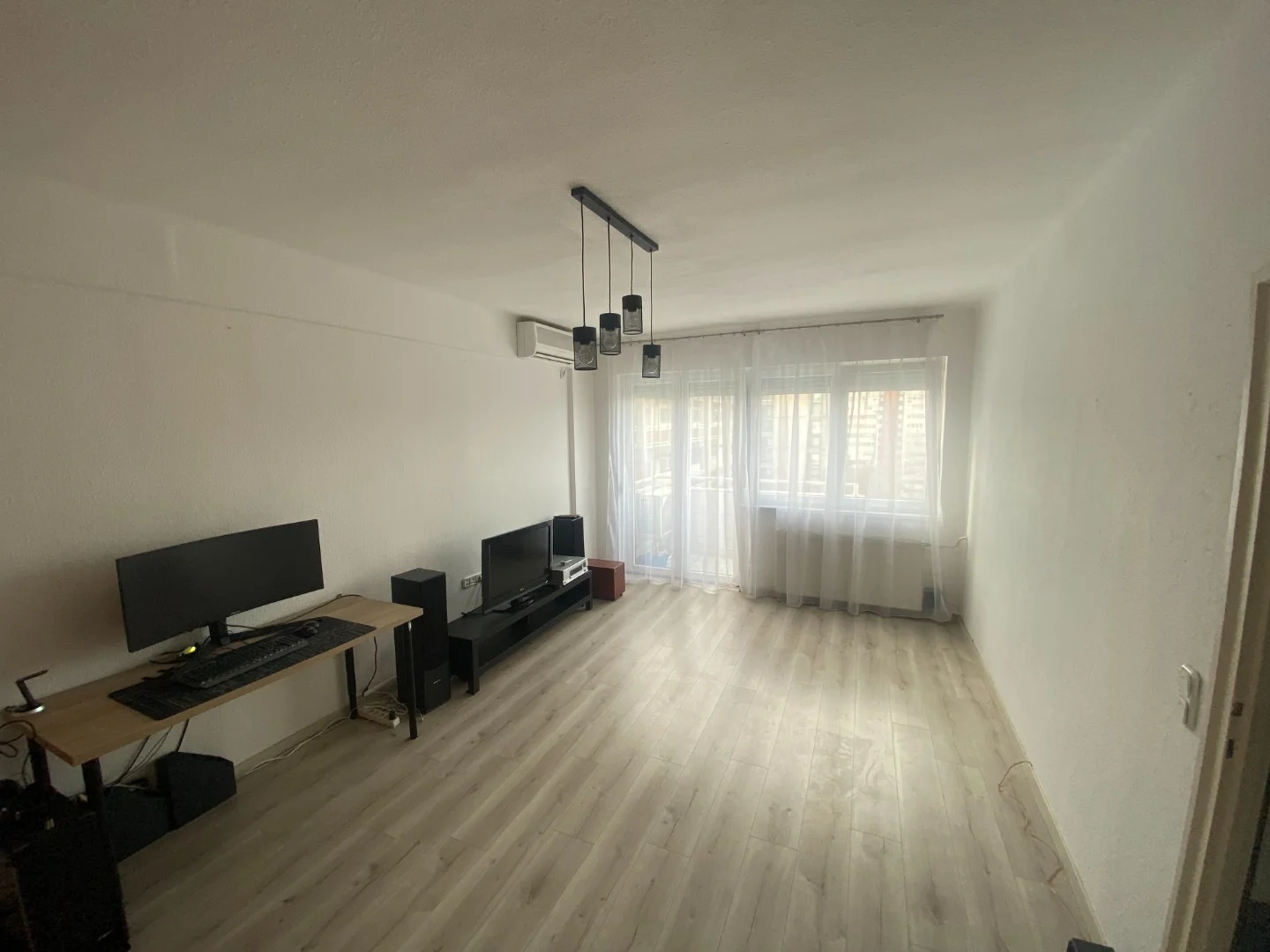 Eladó panel lakás Budapest 13. ker.en - Kép 2