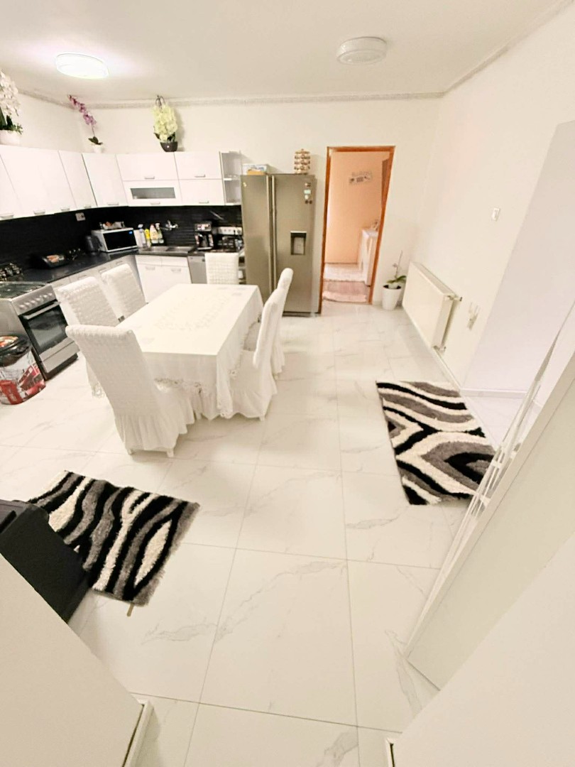 Eladó családi ház Sajószentpéteren - Kép 4