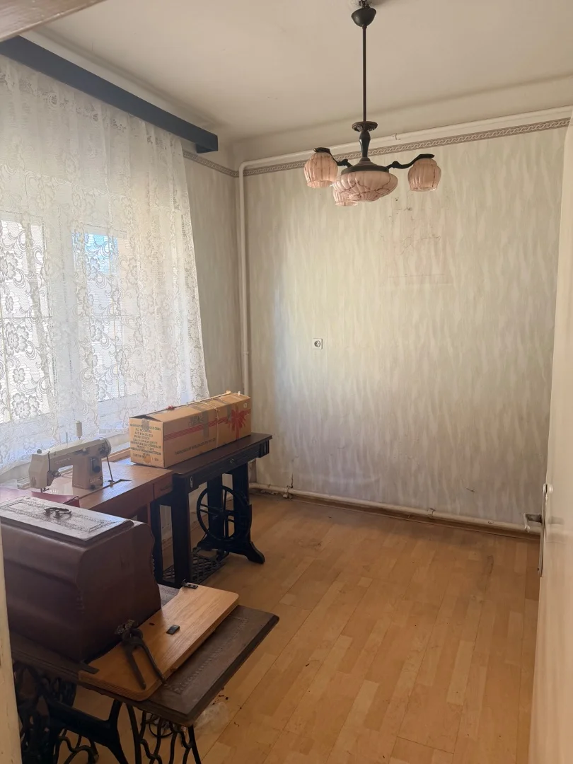 Eladó családi ház Győrött - Kép 11