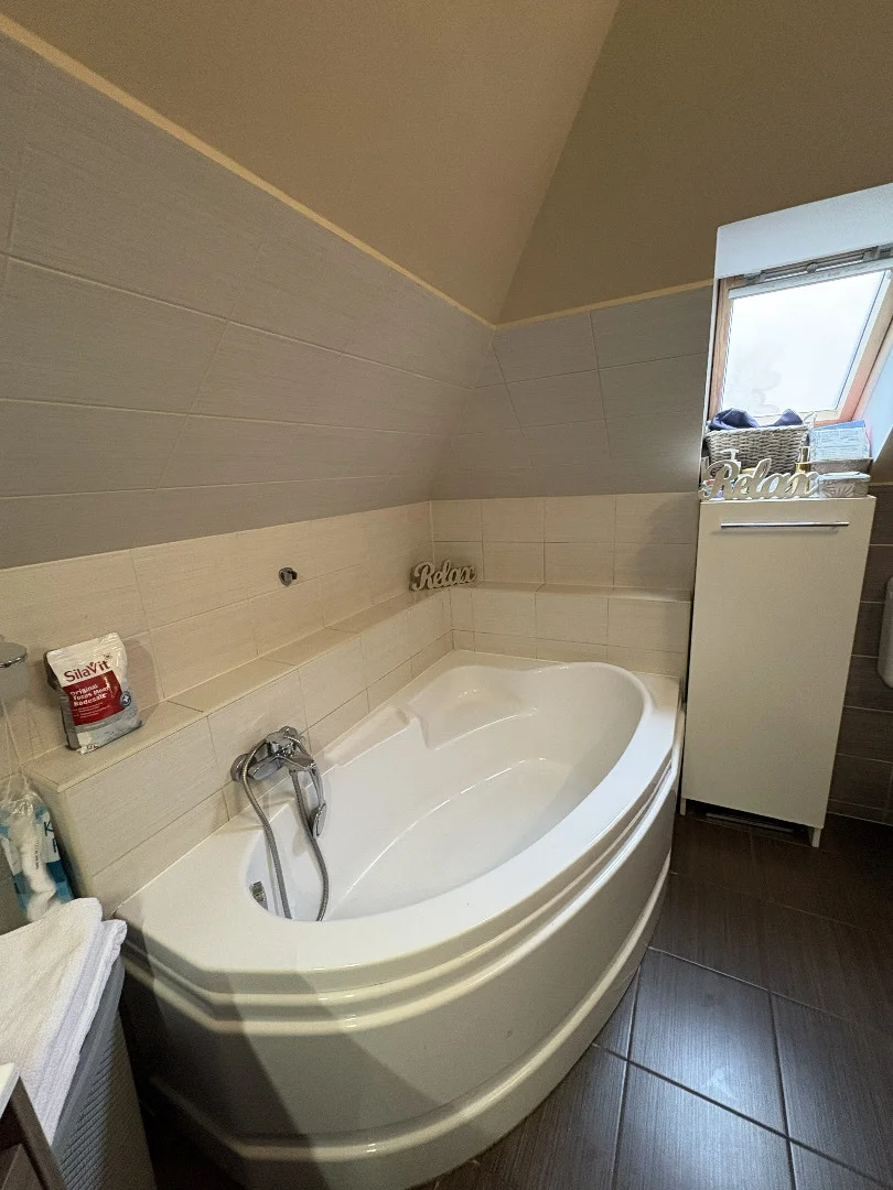 Eladó tégla lakás Szolnokon - Kép 18