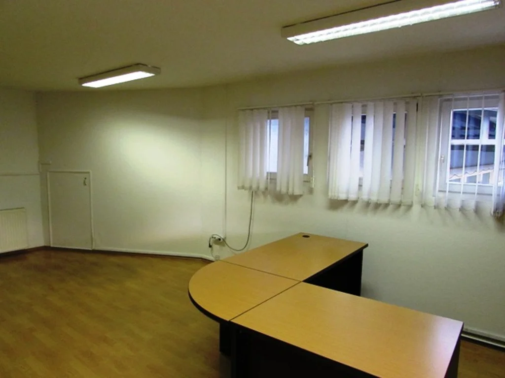 Kiadó iroda iroda / üzlet / kereskedelmi / szolgáltató Vácon - Kép 2