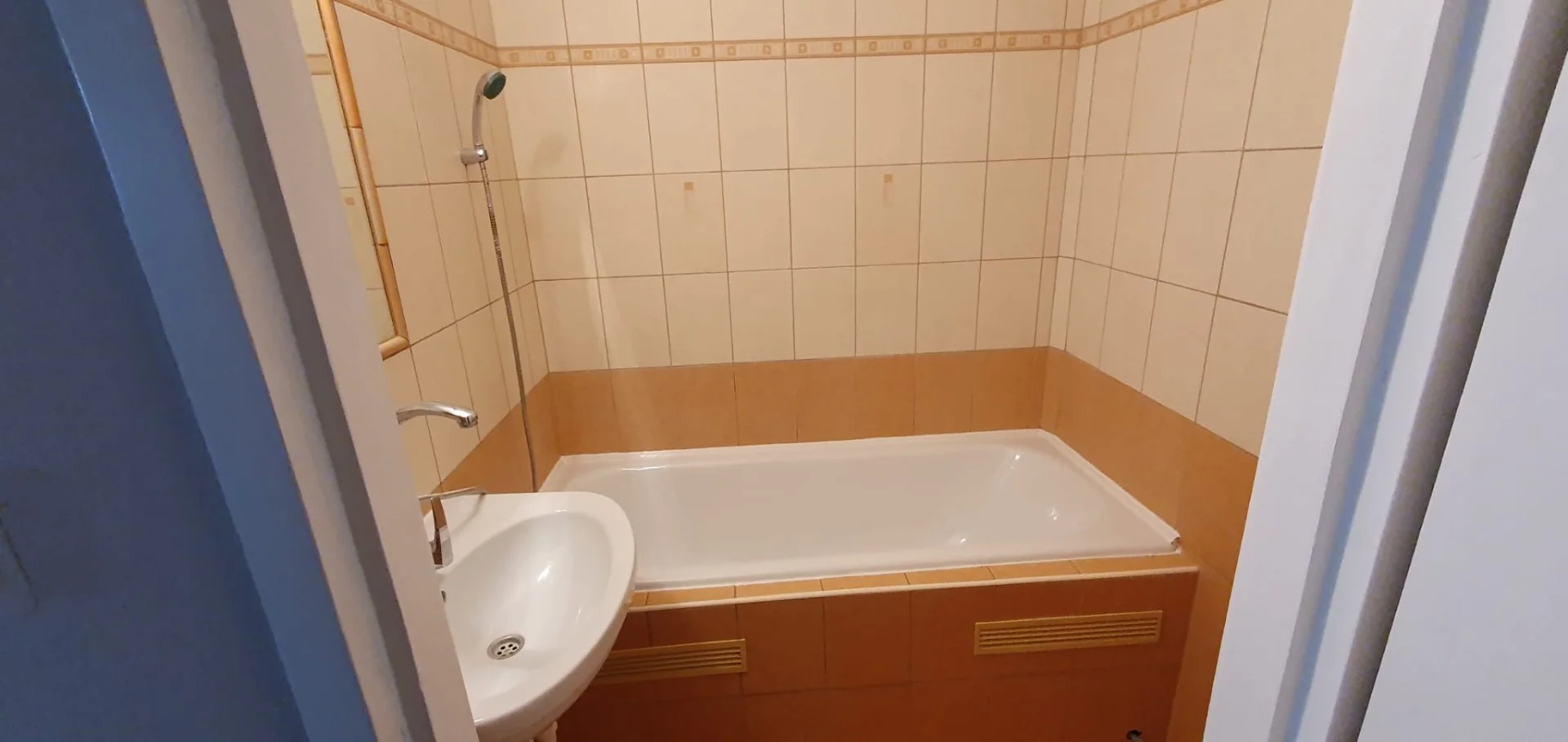 Eladó panel lakás Veszprémben - Kép 3