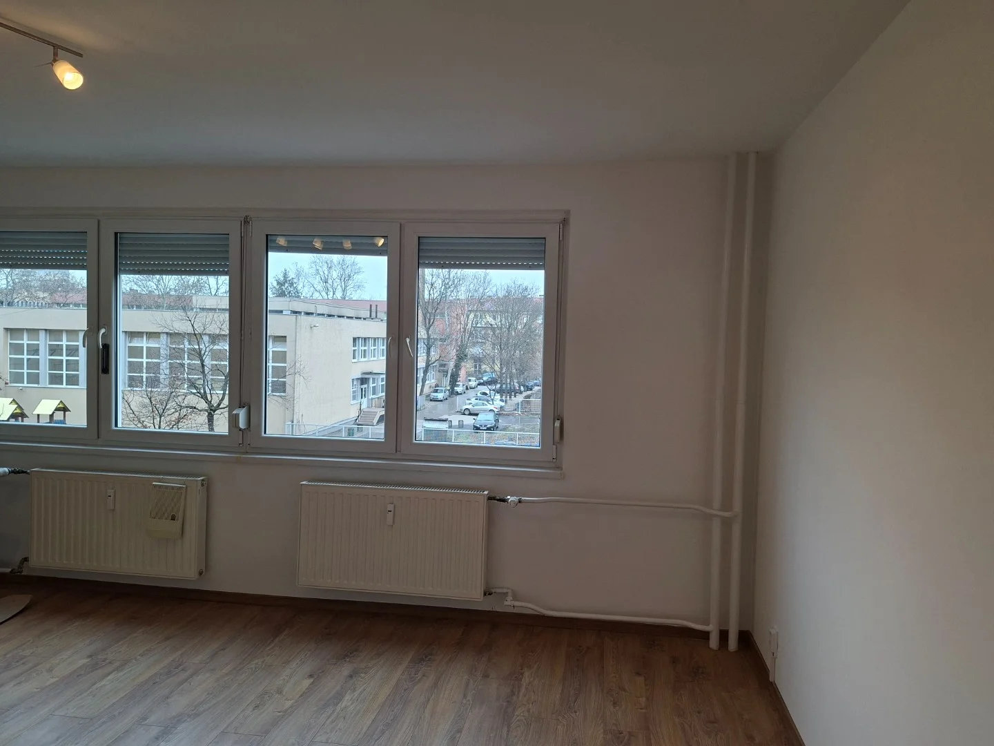 Eladó panel lakás Szolnokon - Kép 8