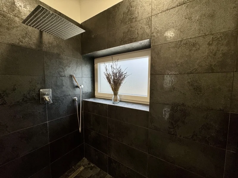 Eladó családi ház Pécsen - Kép 3