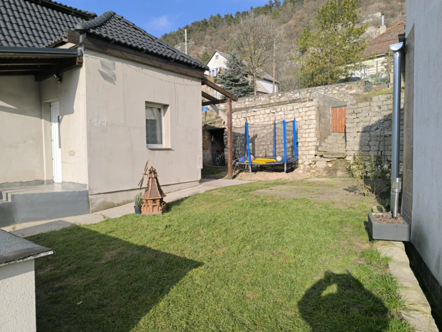 Eladó családi ház Tatabányán