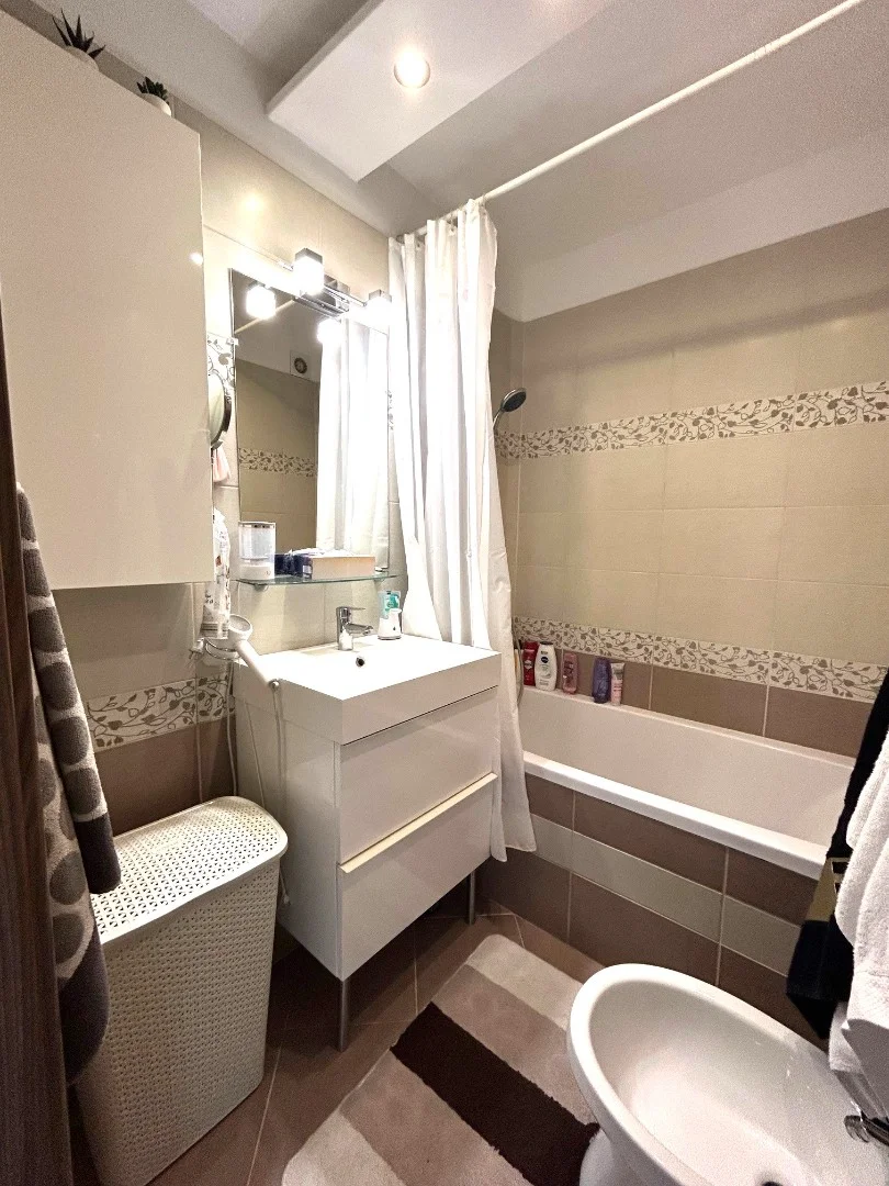 Eladó panel lakás Debrecenben - Kép 8