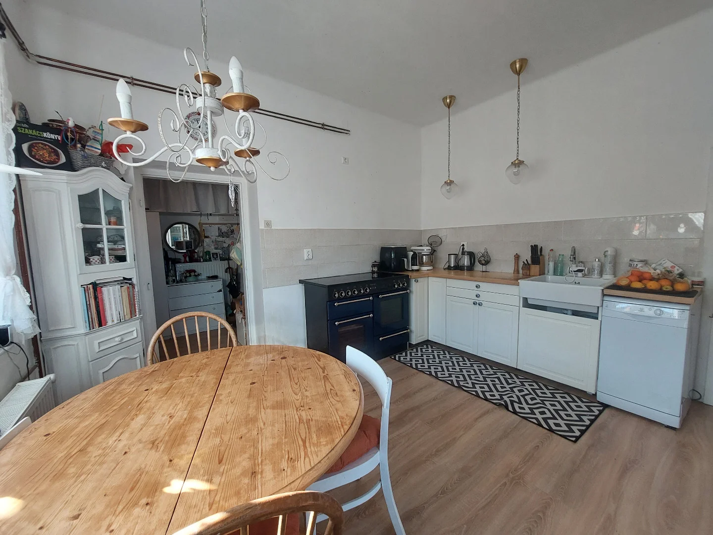 Eladó családi ház Bugyin - Kép 4