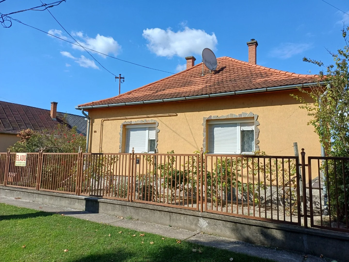 Eladó családi ház Szabadszálláson - Kép 2