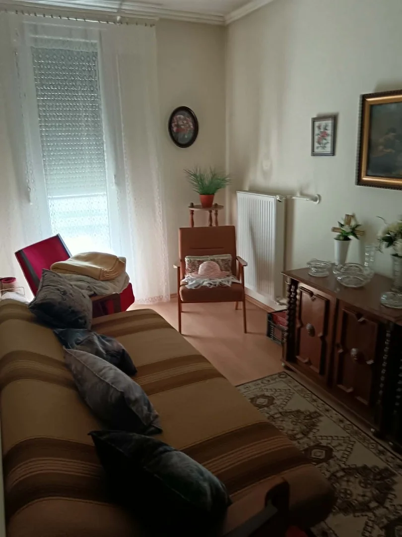 Eladó panel lakás Pécsen - Kép 3