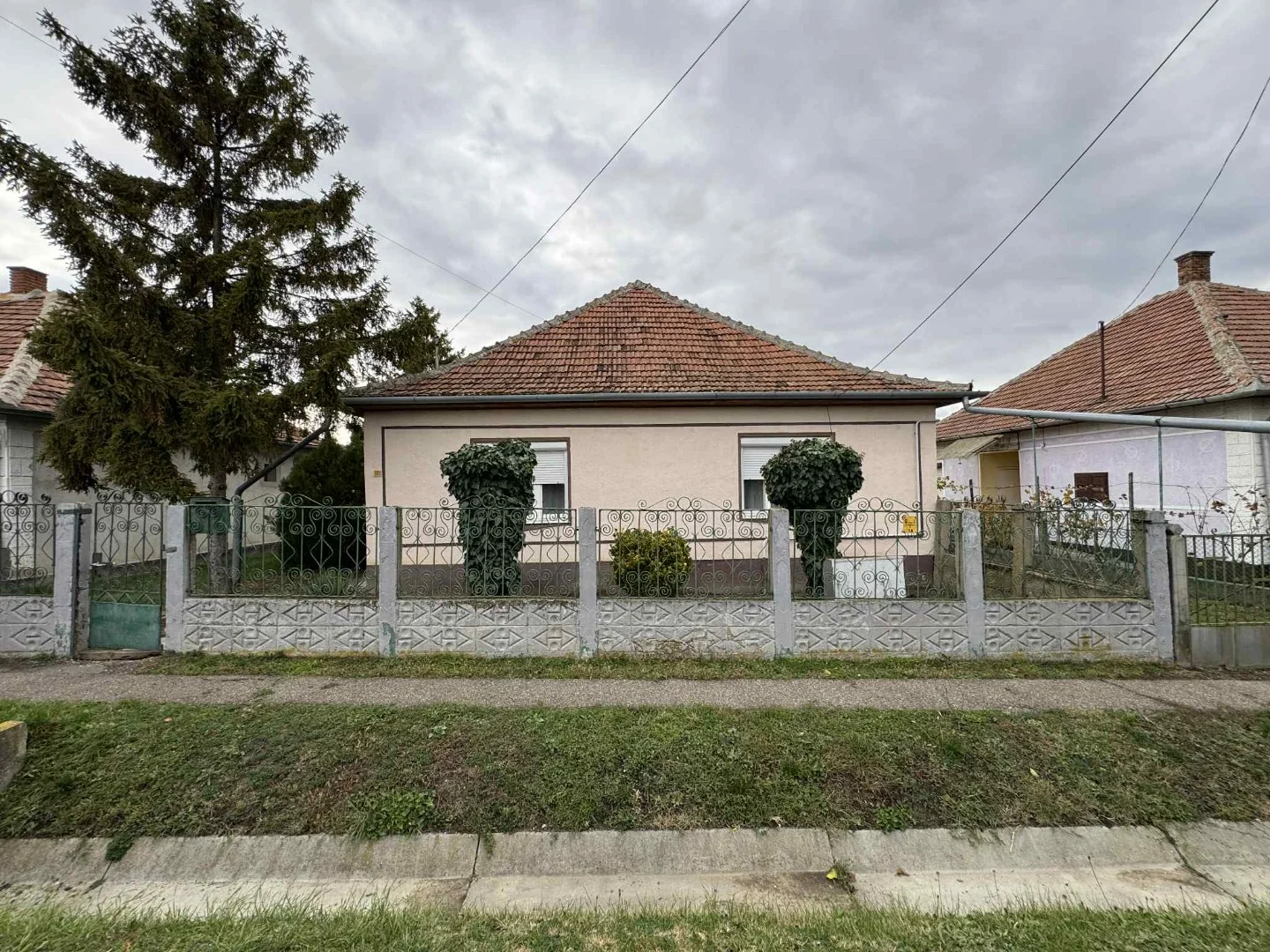 Eladó családi ház Újtikoson - Kép 8
