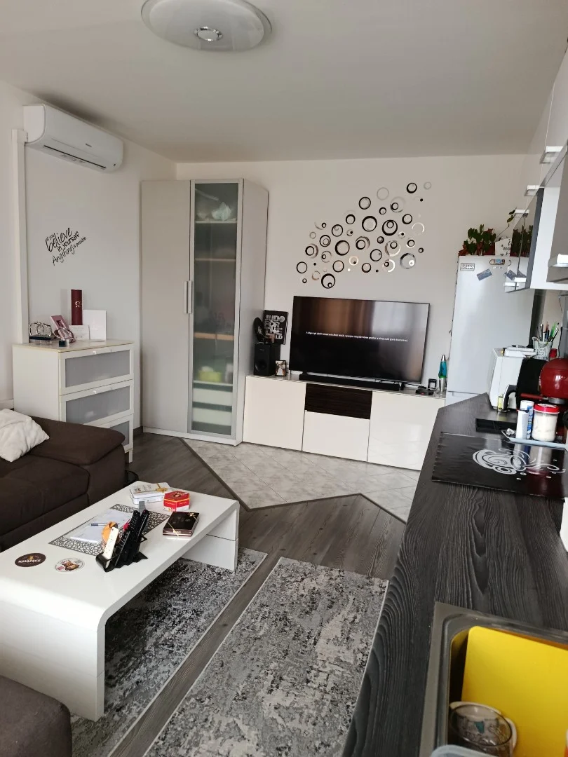 Eladó panel lakás Tatabányán - Kép 3