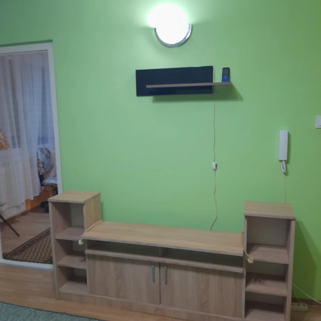 Kiadó panel lakás Debrecenben - Kép 3