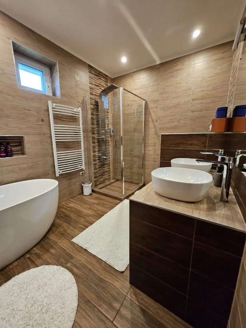 Eladó családi ház Nyíregyházán - Kép 10