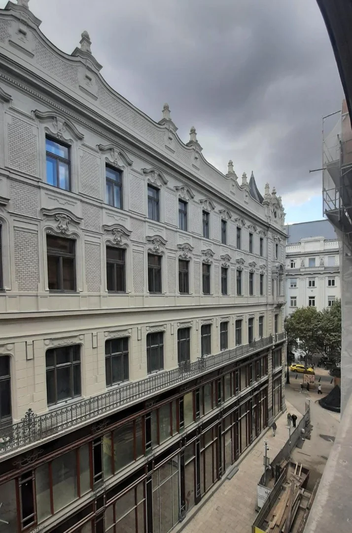 Eladó tégla lakás Budapest 05. ker.en - Kép 2