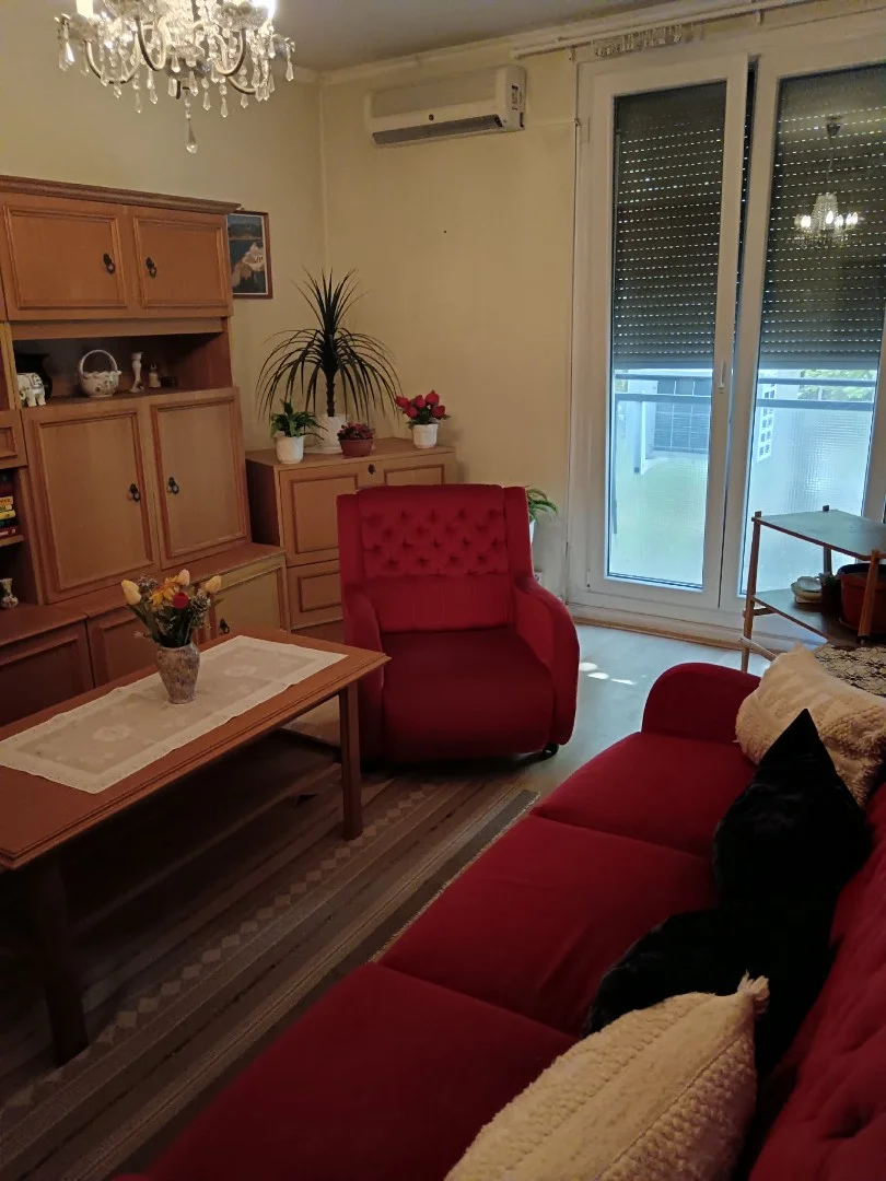 Eladó panel lakás Pécsen - Kép 4