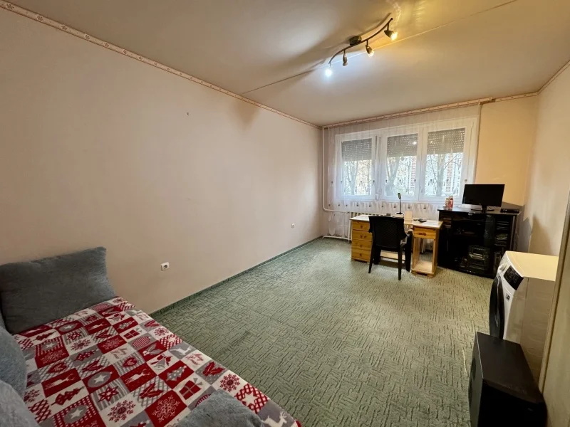 Eladó panel lakás Pécsen - Kép 8