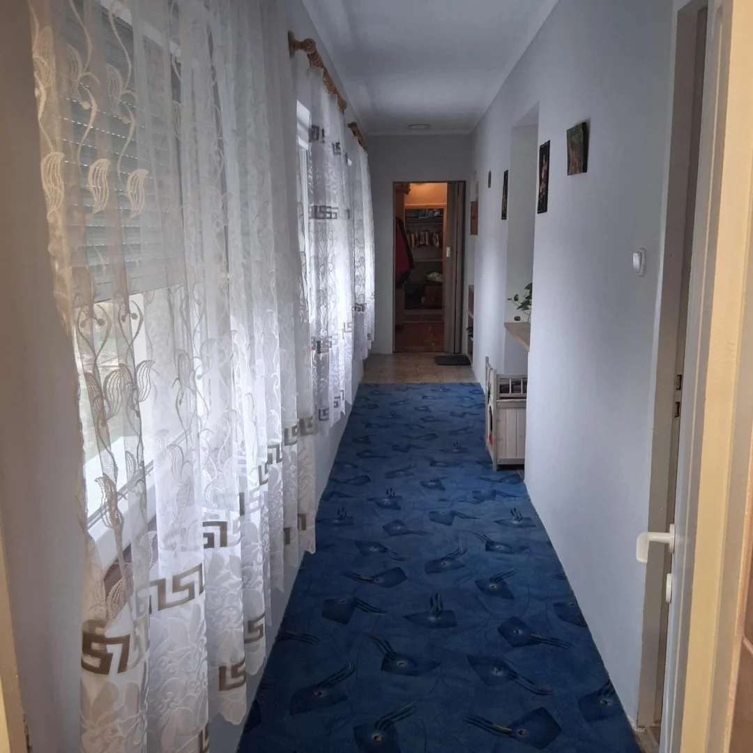 Eladó családi ház Enyingen - Kép 12