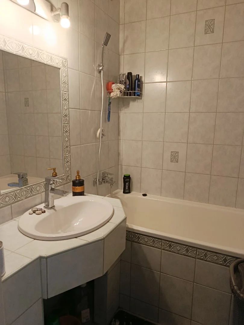 Eladó panel lakás Tatabányán - Kép 9