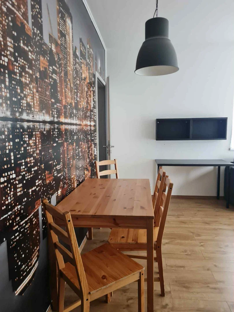 Kiadó tégla lakás Székesfehérváron - Kép 2