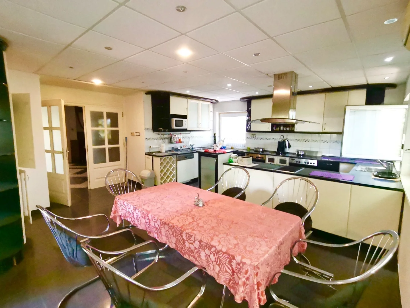 Eladó hotel, szálloda iroda / üzlet / kereskedelmi / szolgáltató Gyulan - Kép 5