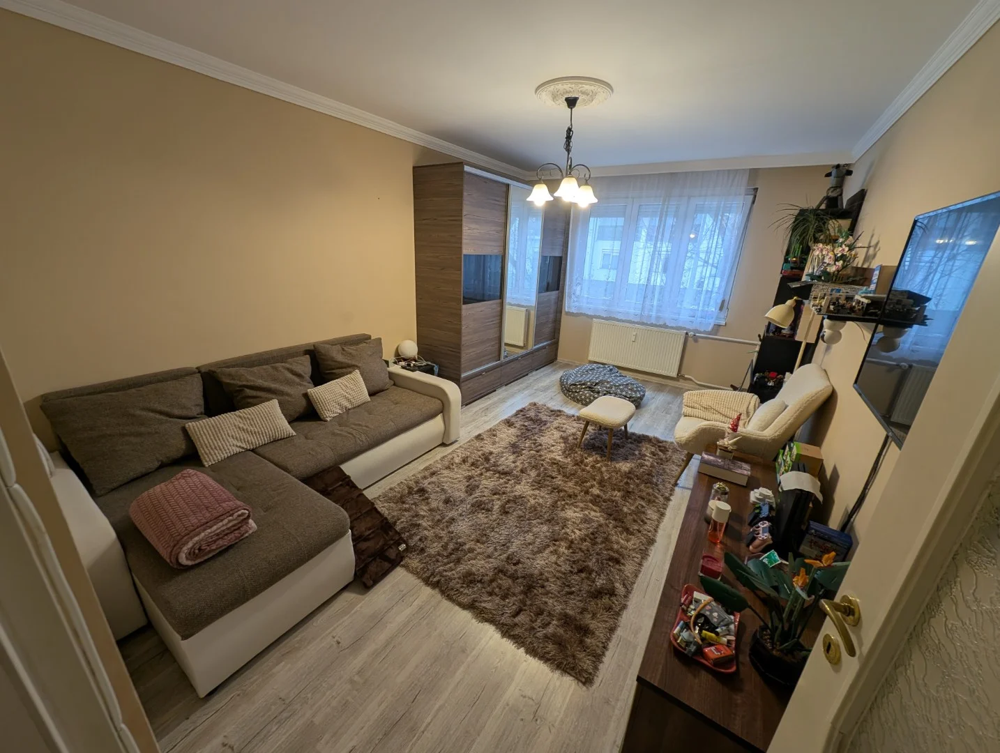 Eladó panel lakás Debrecenben - Kép 2