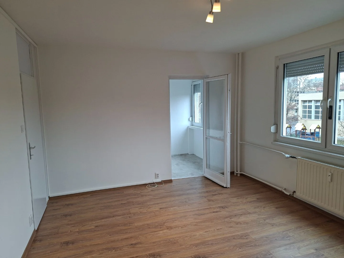 Eladó panel lakás Szolnokon - Kép 6