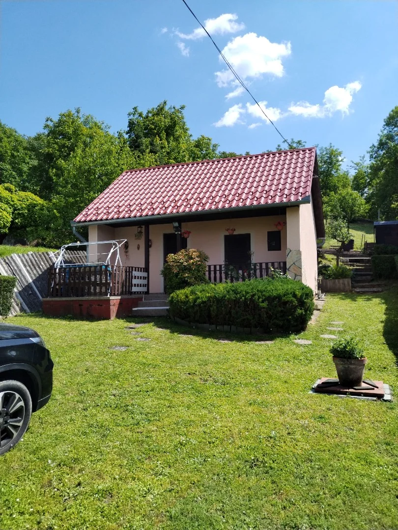 Eladó önálló nyaraló nyaraló / üdülő Tamásin