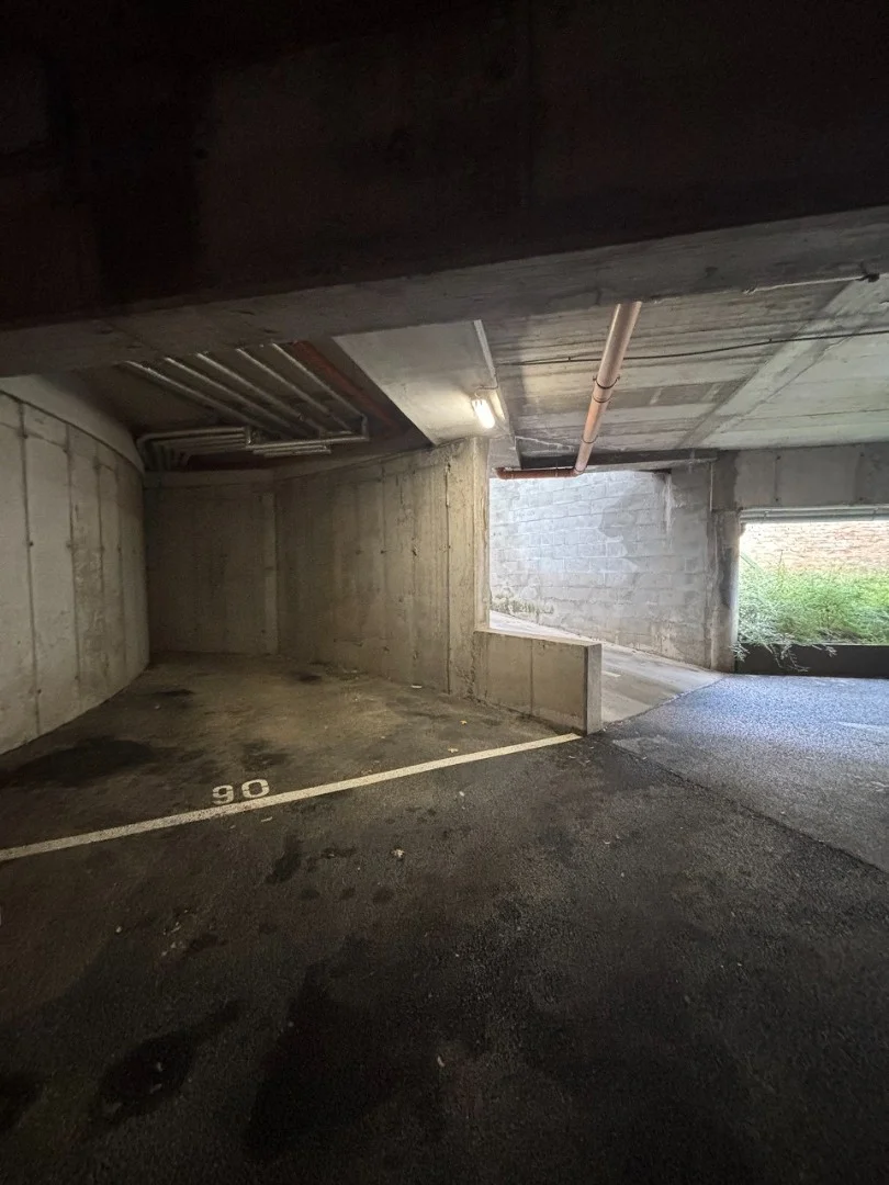 Kiadó garázs garázs / beálló Pécsen - Kép 6