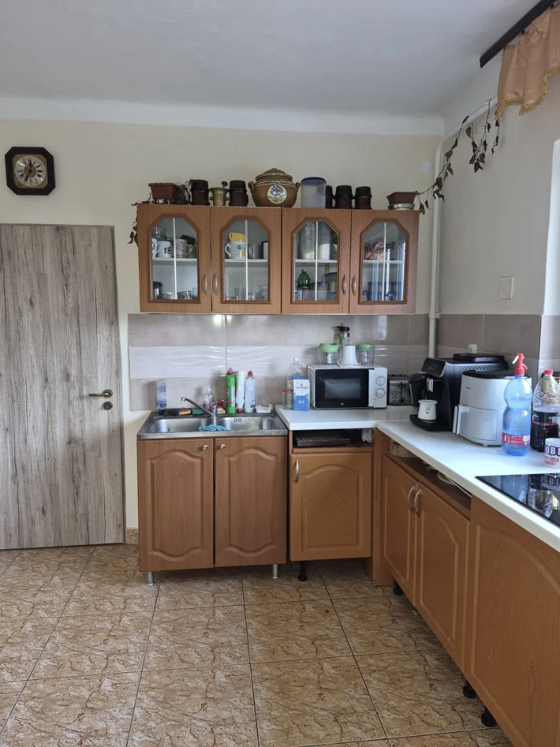 Eladó családi ház Pécsen - Kép 9