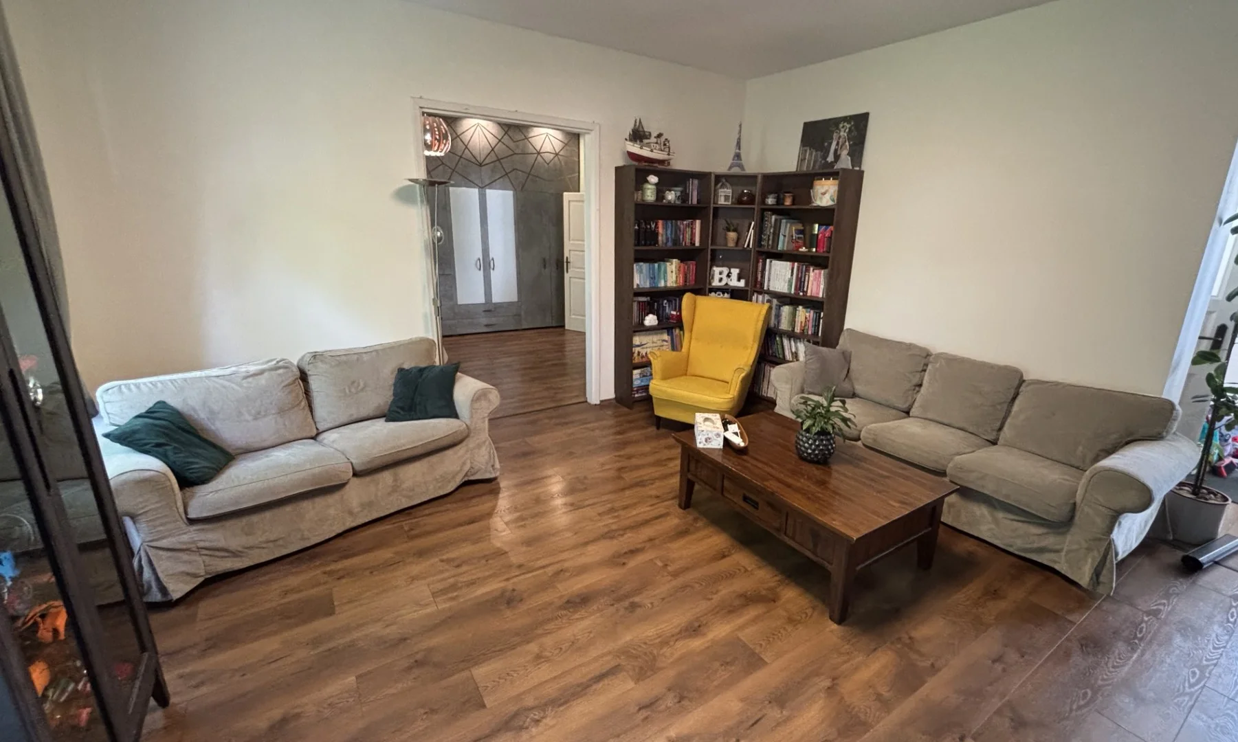 Eladó tégla lakás Pécsen - Kép 2