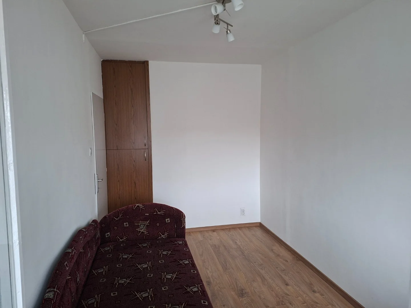 Eladó panel lakás Szolnokon - Kép 10