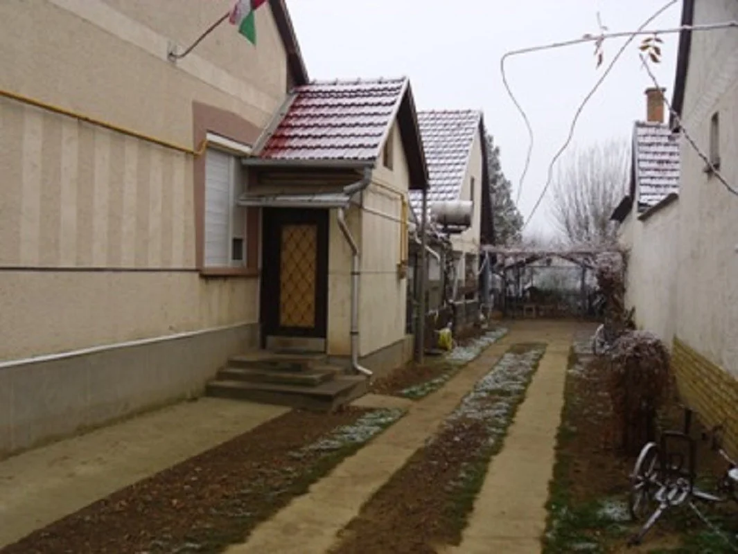 Eladó családi ház Szegeden - Kép 2