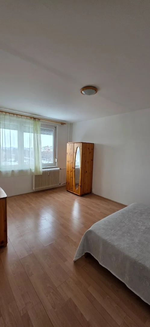 Eladó panel lakás Debrecenben - Kép 5